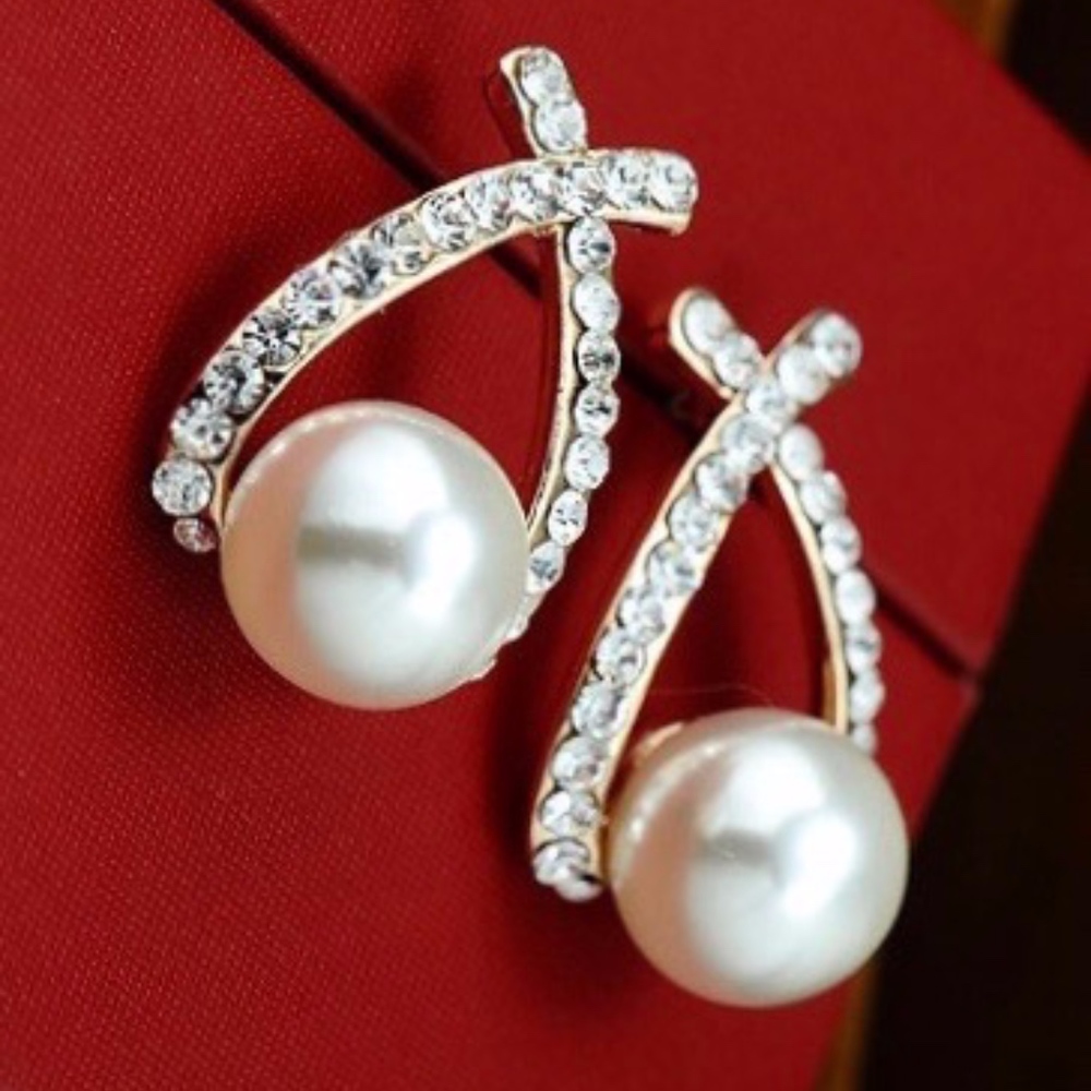 Pearl Earrings with crystal gemstones
